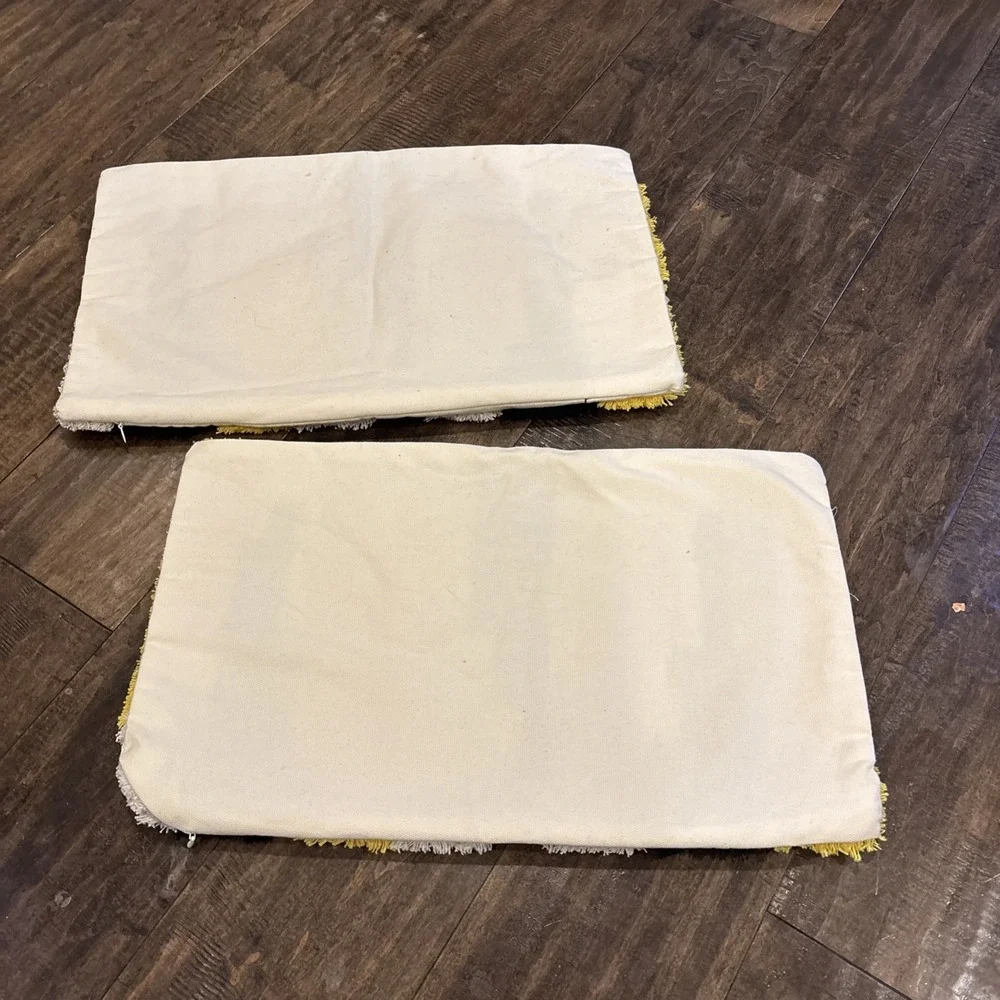 The Unbranded Brand tufted throw